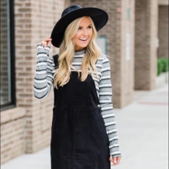 Pink Lily Sweaters - Pink Lily Black and Grey long sleeve fitted shirt